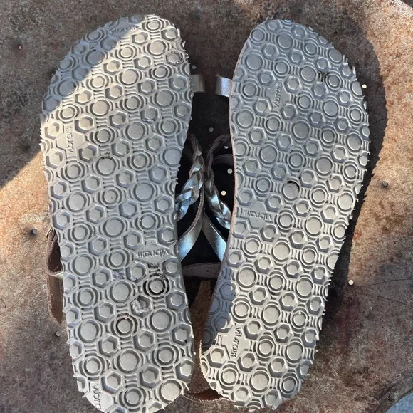 Grecian Barefoot Gold Strappy Sandals - Picture 4 of 4